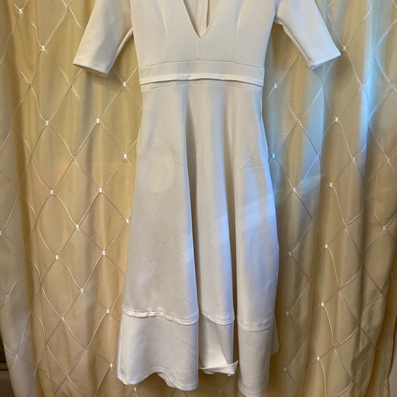 White dress - Picture 5 of 5